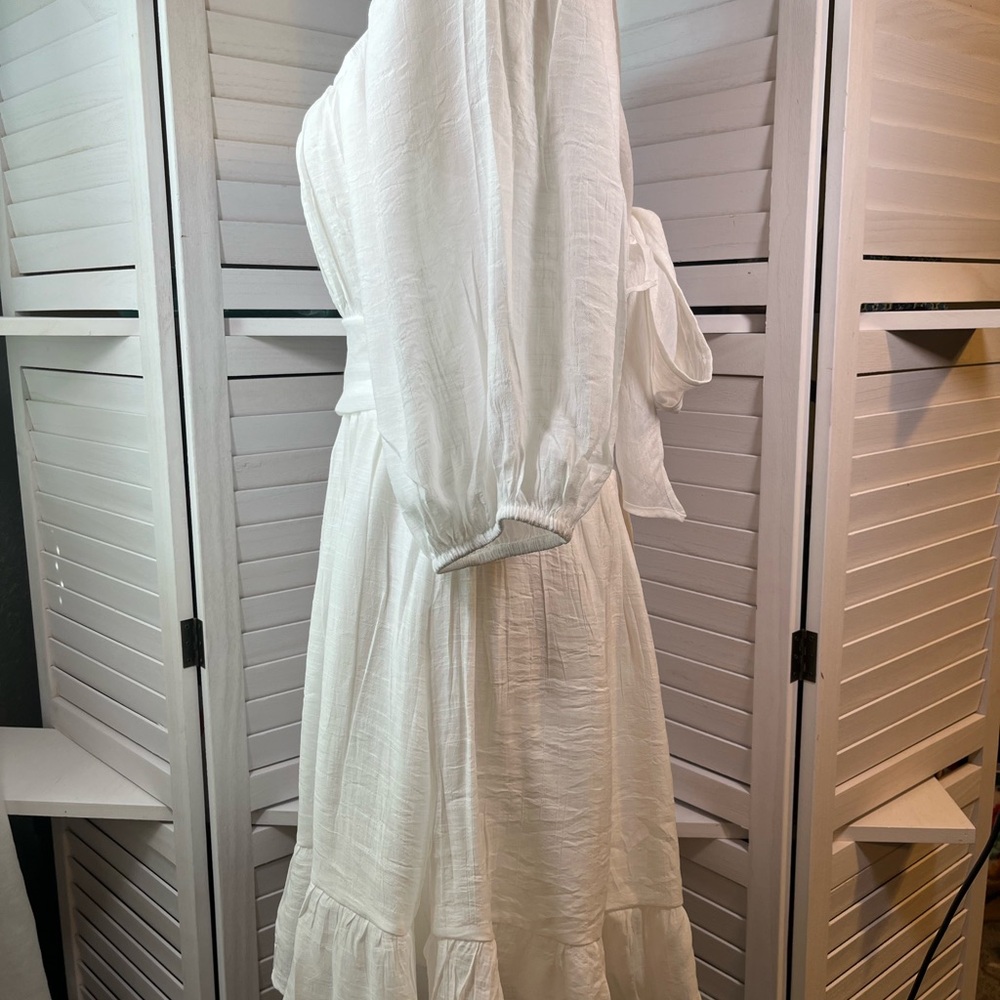 NWOT DRESS - Picture 3 of 9